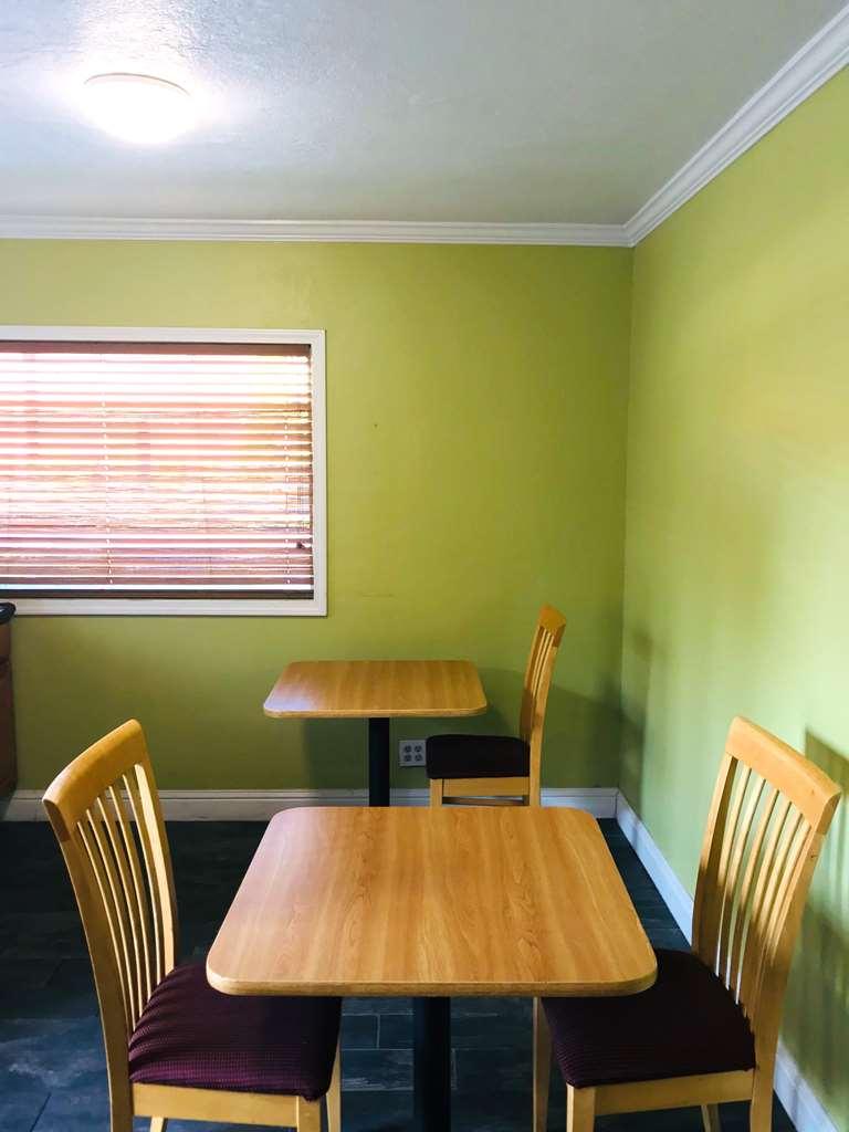 Americas Best Value Inn Visalia Exterior photo