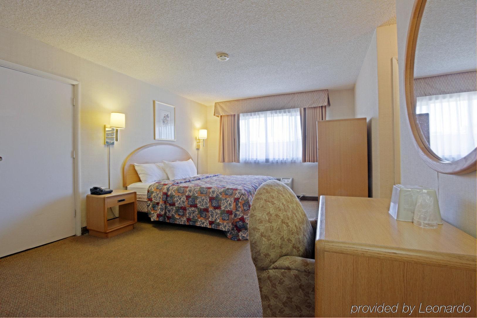 Americas Best Value Inn Visalia Room photo