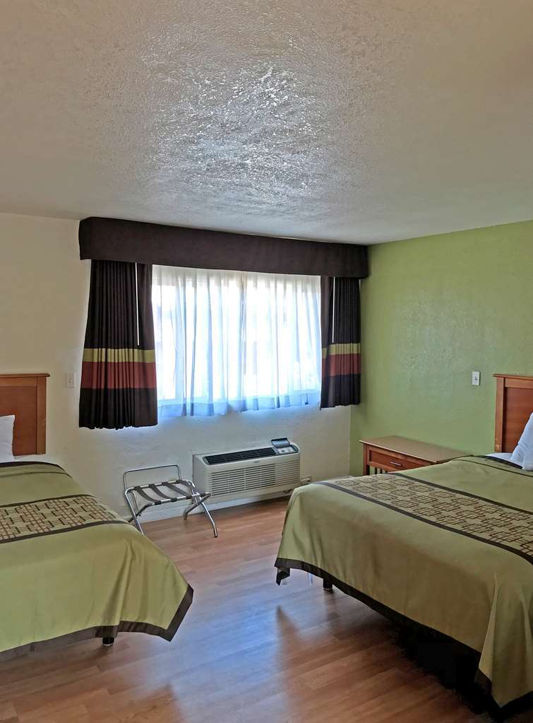 Americas Best Value Inn Visalia Room photo