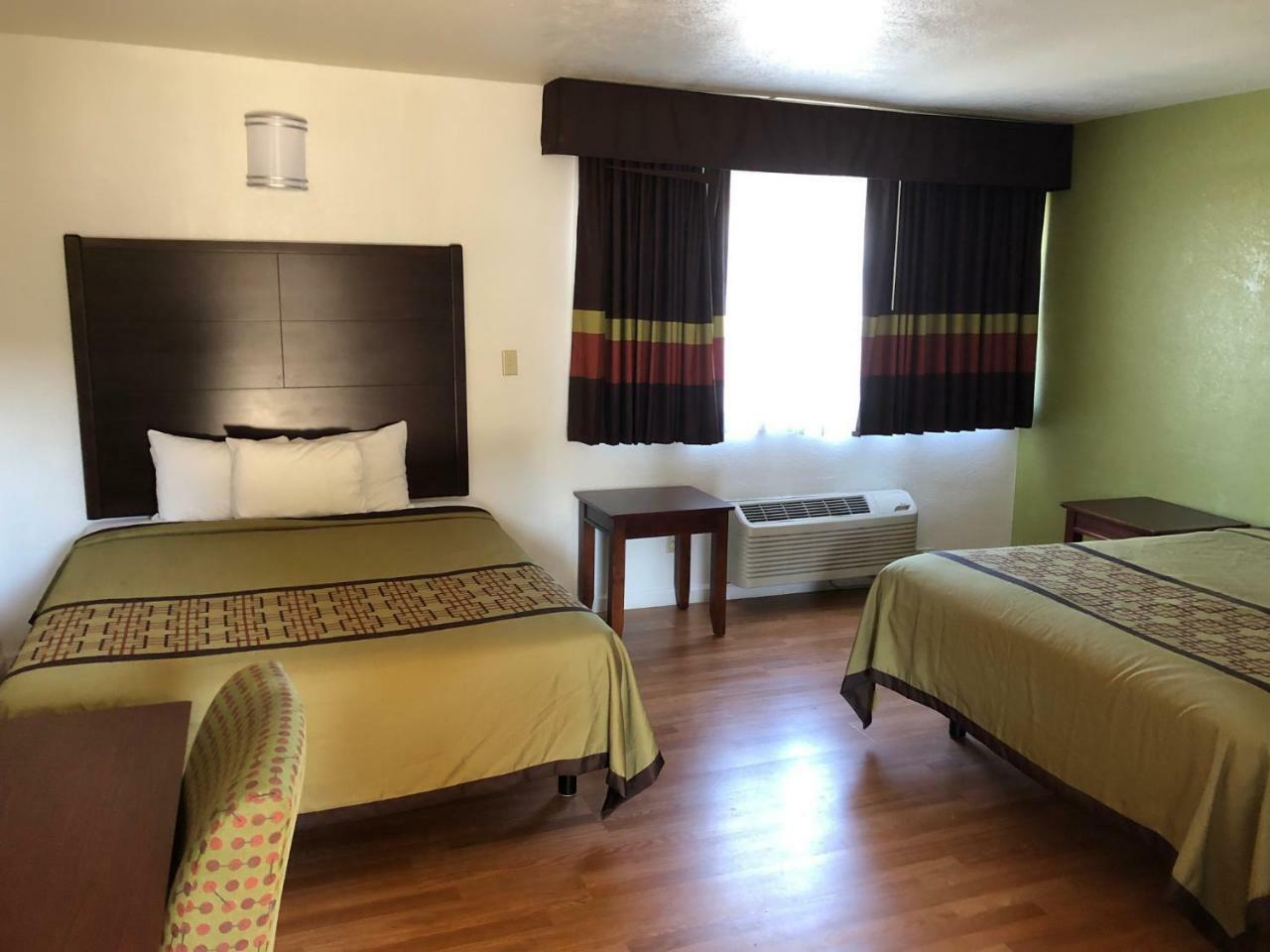 Americas Best Value Inn Visalia Exterior photo